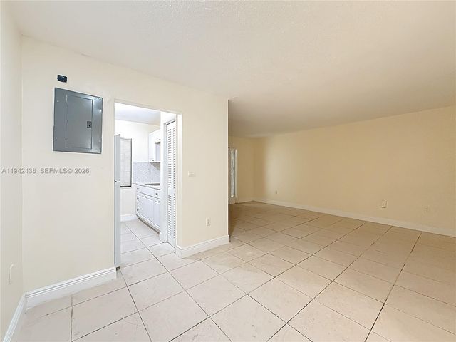 2335 NE 172nd St 3, North Miami Beach, FL 33160