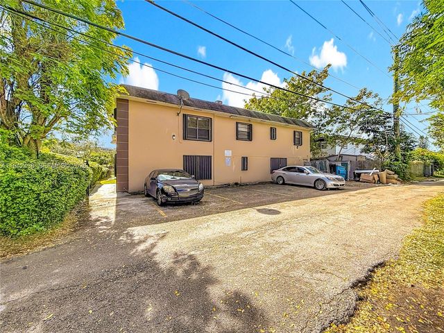 2335 NE 172nd St 3, North Miami Beach, FL 33160