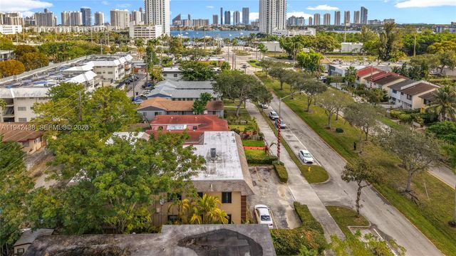2335 NE 172nd St 3, North Miami Beach, FL 33160