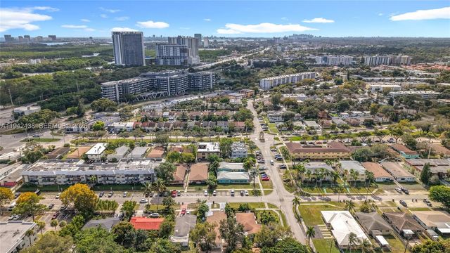 2335 NE 172nd St 3, North Miami Beach, FL 33160
