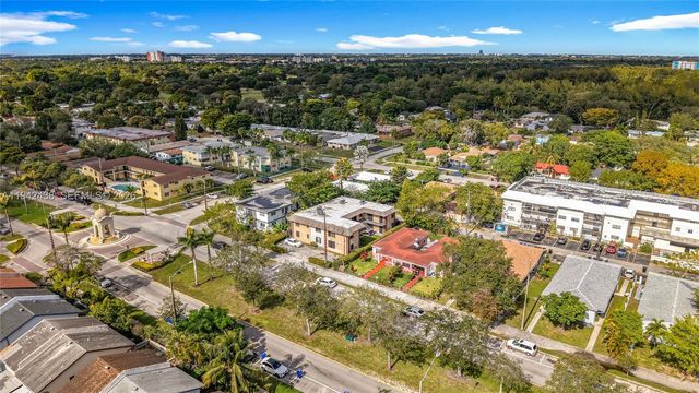 2335 NE 172nd St 3, North Miami Beach, FL 33160