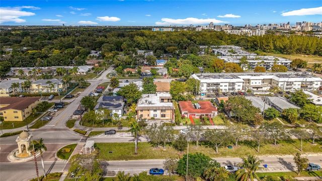 2335 NE 172nd St 3, North Miami Beach, FL 33160
