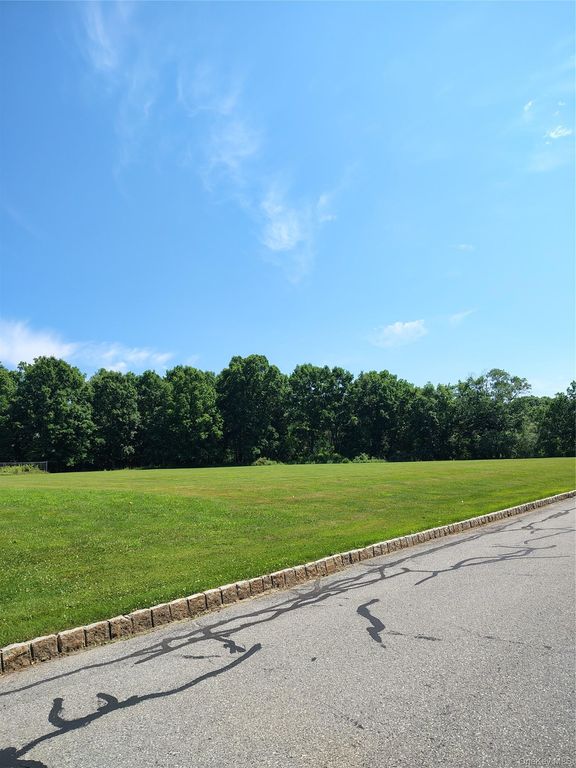 Victoria Drive, Blooming Grove, NY 10914 — exterior