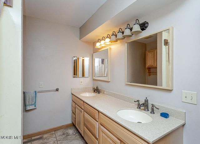 1269 Westfield Drive, Maumee, OH 43537