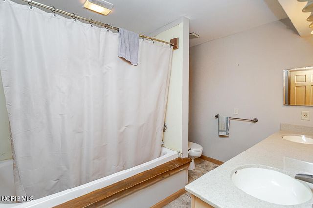 1269 Westfield Drive, Maumee, OH 43537