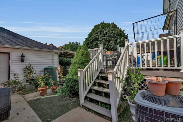 18 Robins Street, Buffalo, NY 14220