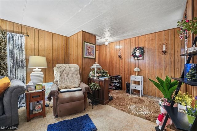 261 Chelsea Drive, Willoughby, OH 44094