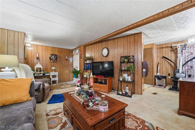 261 Chelsea Drive, Willoughby, OH 44094