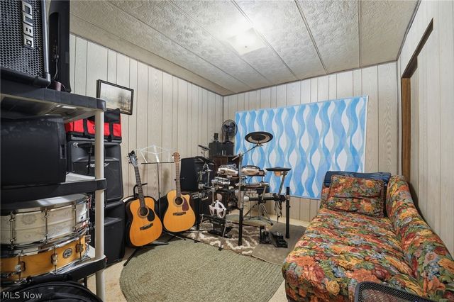 261 Chelsea Drive, Willoughby, OH 44094