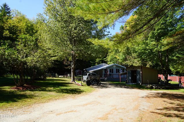 26 Rays Road, Warrensburg, NY 12885