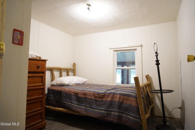 26 Rays Road, Warrensburg, NY 12885