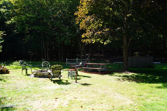 26 Rays Road, Warrensburg, NY 12885