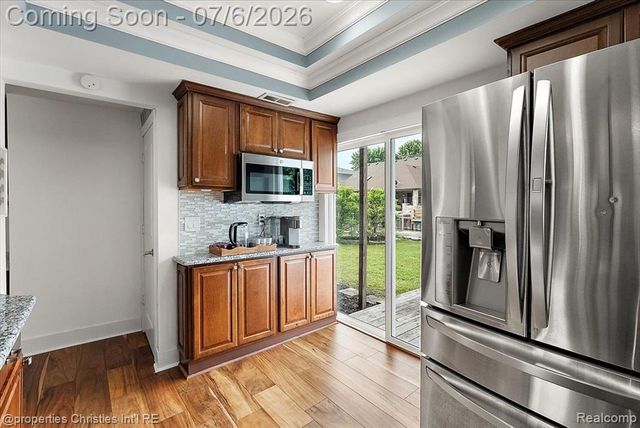 22482 Beach Street, Saint Clair Shores, MI 48081