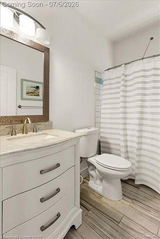 22482 Beach Street, Saint Clair Shores, MI 48081