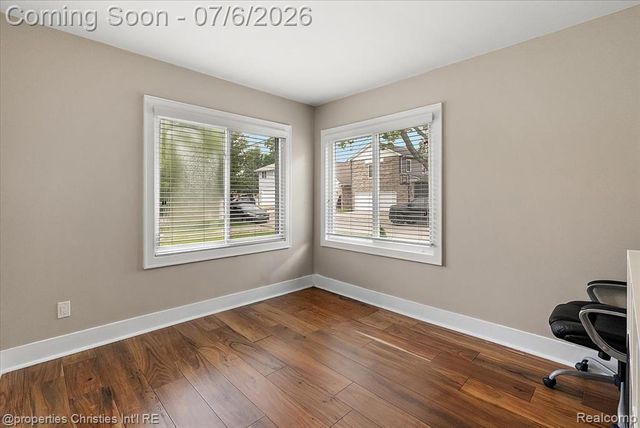 22482 Beach Street, Saint Clair Shores, MI 48081