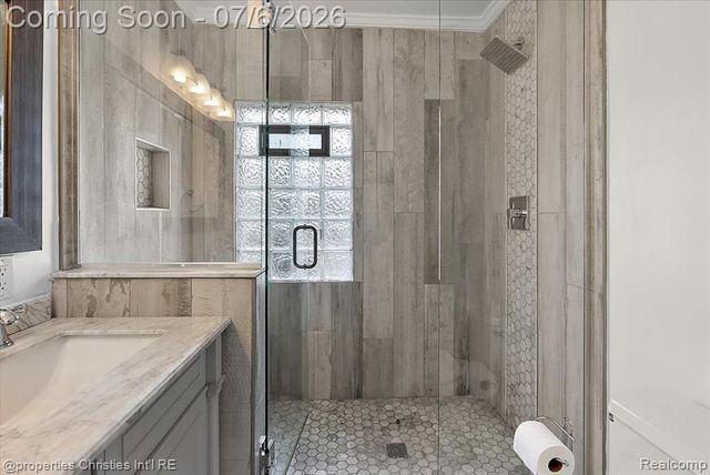 22482 Beach Street, Saint Clair Shores, MI 48081