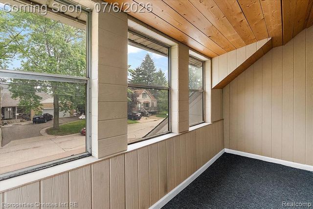 22482 Beach Street, Saint Clair Shores, MI 48081