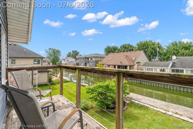 22482 Beach Street, Saint Clair Shores, MI 48081