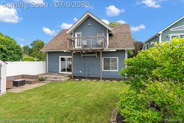 22482 Beach Street, Saint Clair Shores, MI 48081