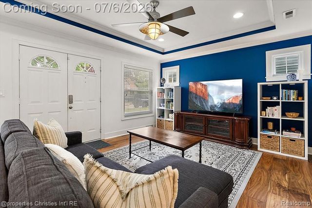 22482 Beach Street, Saint Clair Shores, MI 48081