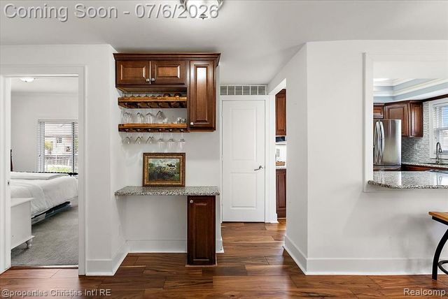 22482 Beach Street, Saint Clair Shores, MI 48081