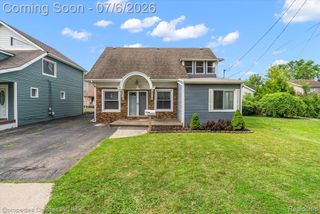 22482 Beach Street, Saint Clair Shores, MI 48081