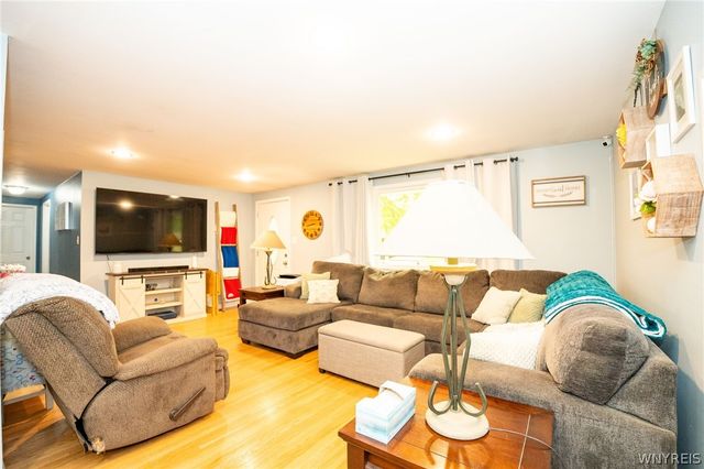5633 Southside Drive, Boston, NY 14075