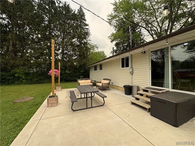 5633 Southside Drive, Boston, NY 14075