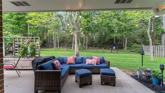 1415 River Oaks Drive, Huntsville, TX 77340