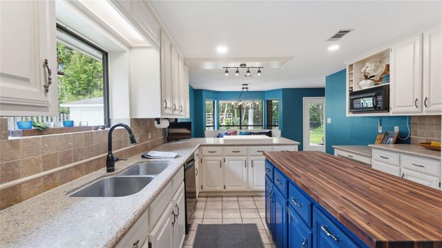 1415 River Oaks Drive, Huntsville, TX 77340