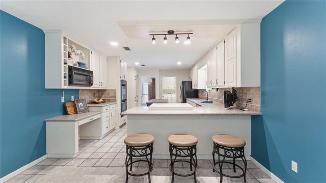 1415 River Oaks Drive, Huntsville, TX 77340