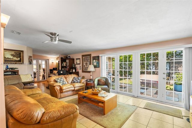 20400 NW 25th Ave, Miami Gardens, FL 33056