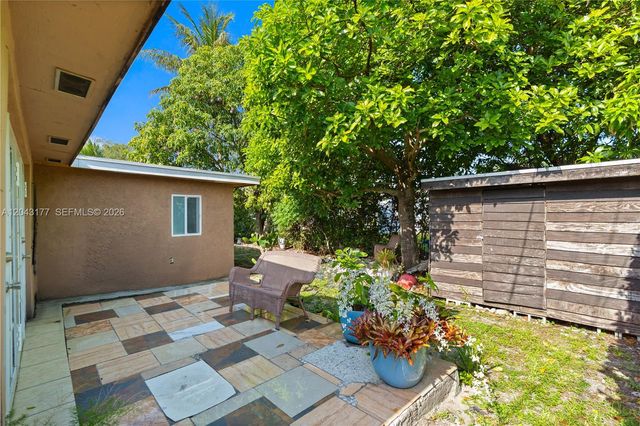 20400 NW 25th Ave, Miami Gardens, FL 33056