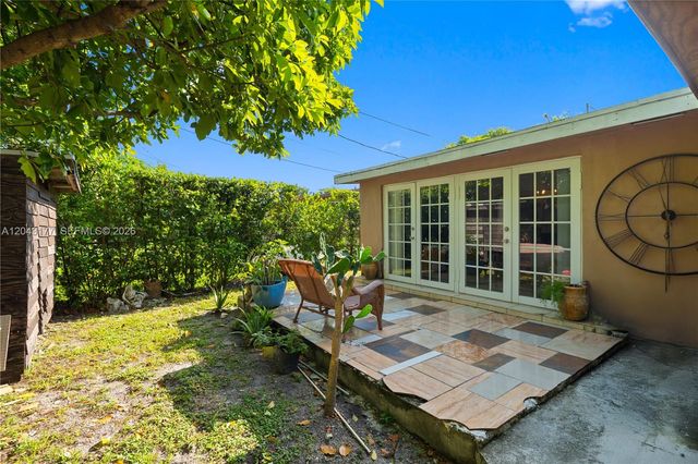 20400 NW 25th Ave, Miami Gardens, FL 33056