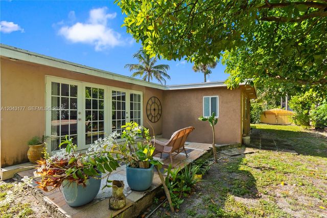20400 NW 25th Ave, Miami Gardens, FL 33056