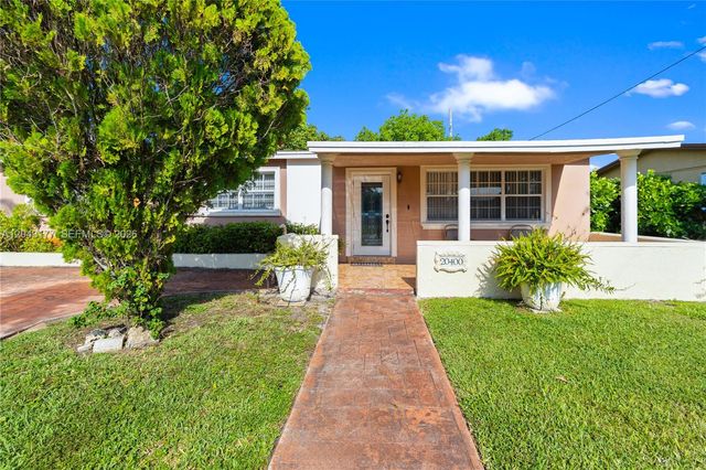 20400 NW 25th Ave, Miami Gardens, FL 33056