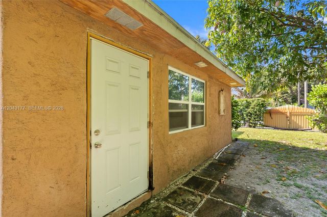 20400 NW 25th Ave, Miami Gardens, FL 33056