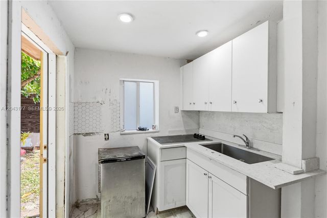 20400 NW 25th Ave, Miami Gardens, FL 33056