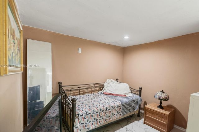 20400 NW 25th Ave, Miami Gardens, FL 33056