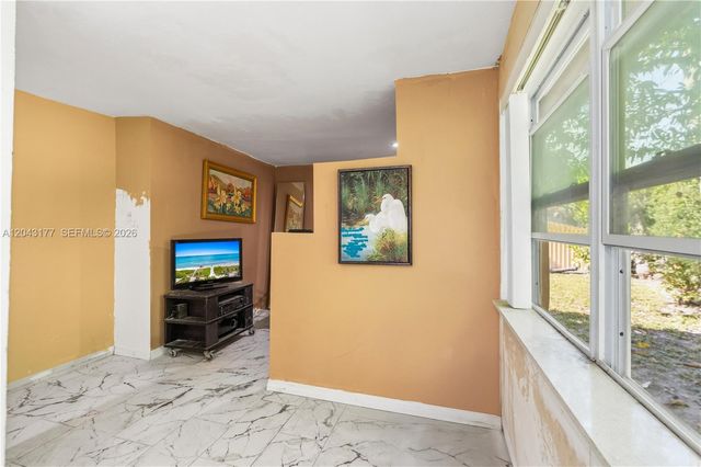 20400 NW 25th Ave, Miami Gardens, FL 33056