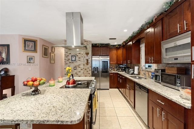 20400 NW 25th Ave, Miami Gardens, FL 33056