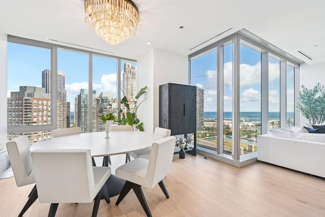 363 E Wacker Drive 2204, Chicago, IL 60601