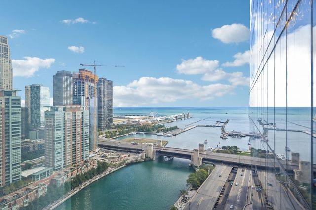 363 E Wacker Drive 2204, Chicago, IL 60601