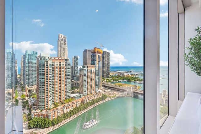 363 E Wacker Drive 2204, Chicago, IL 60601