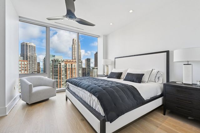 363 E Wacker Drive 2204, Chicago, IL 60601