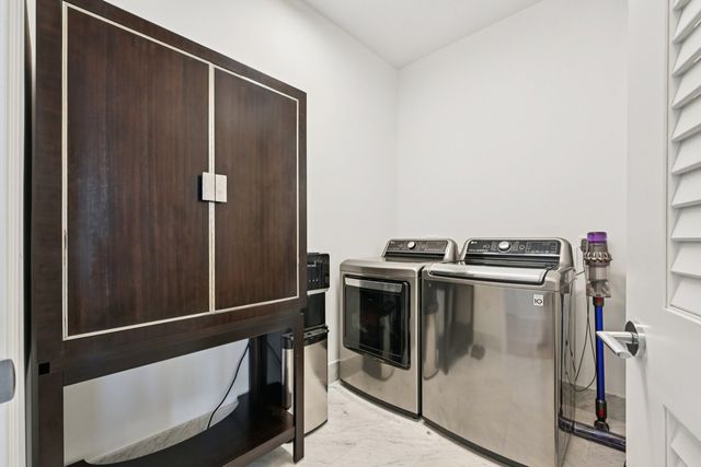 363 E Wacker Drive 2204, Chicago, IL 60601