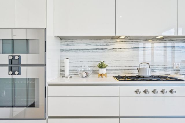 363 E Wacker Drive 2204, Chicago, IL 60601