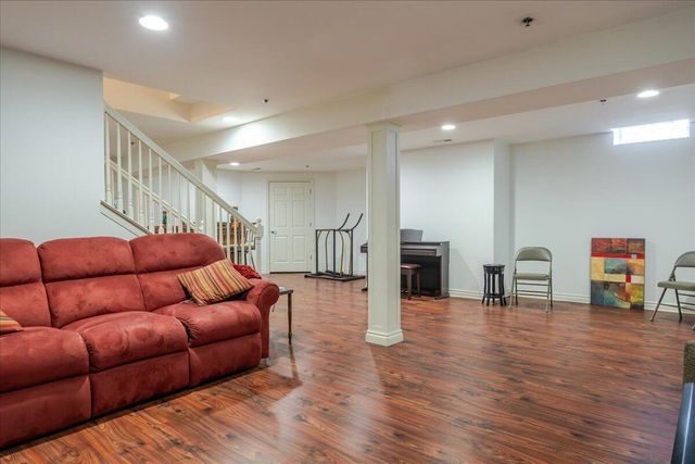 45900 S Stonewood Road, Canton, MI 48187