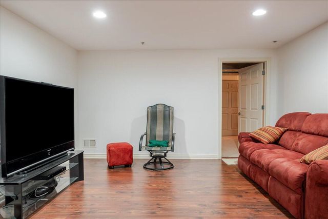 45900 S Stonewood Road, Canton, MI 48187