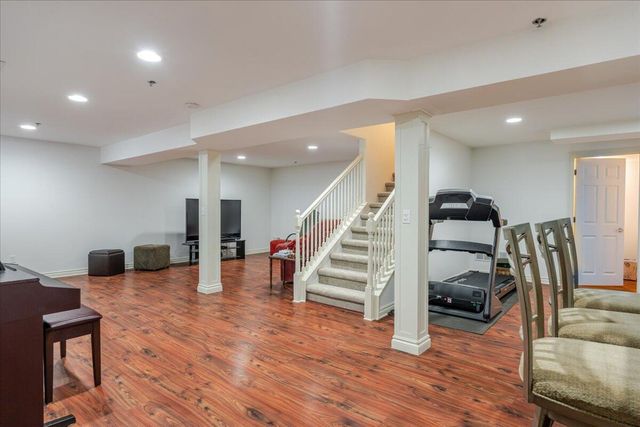 45900 S Stonewood Road, Canton, MI 48187